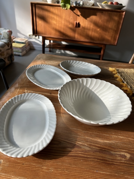 TheOasianist Scallopped Set